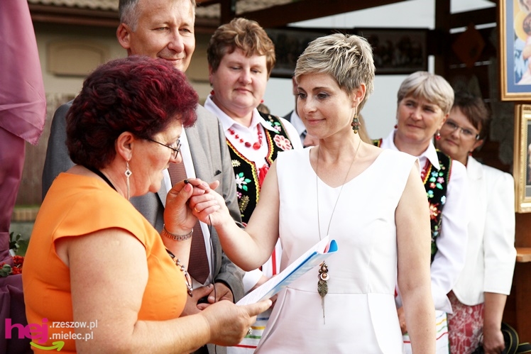 XIII Dożynki Województwa Podkarpackiego: korowód i uroczystosci na Gryfie - cz. II