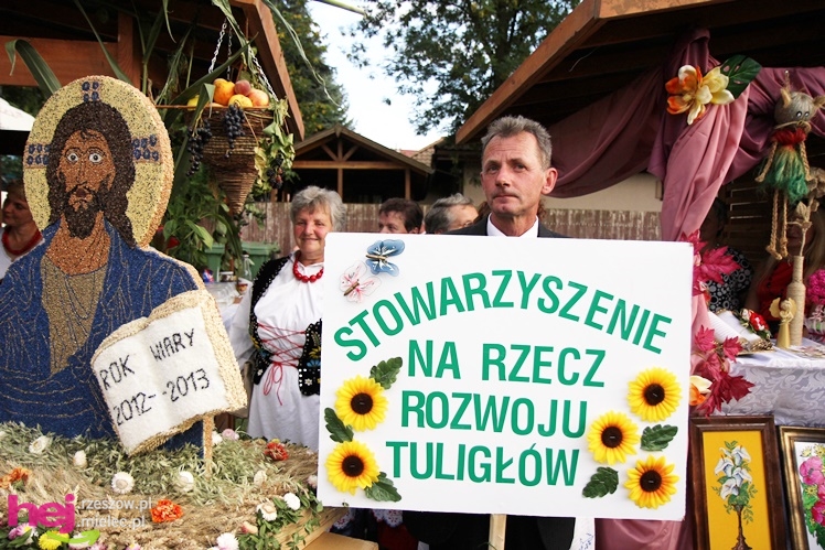 XIII Dożynki Województwa Podkarpackiego: korowód i uroczystosci na Gryfie - cz. II