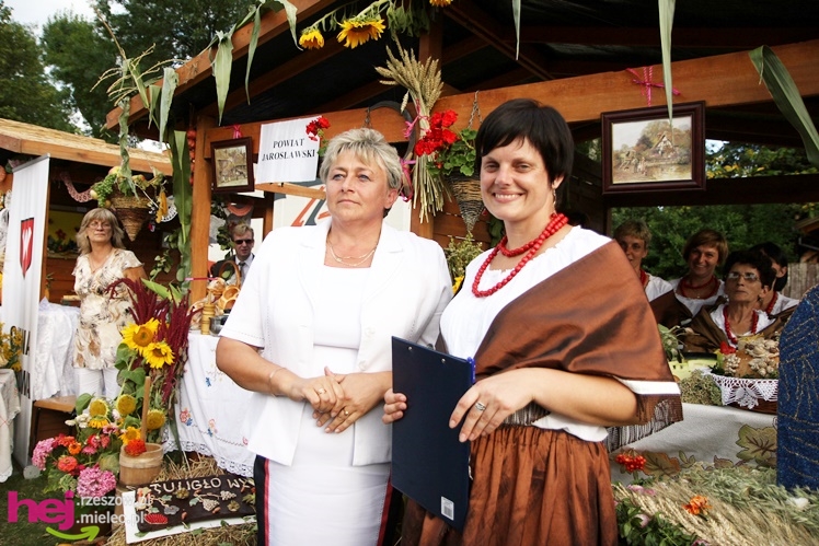 XIII Dożynki Województwa Podkarpackiego: korowód i uroczystosci na Gryfie - cz. II