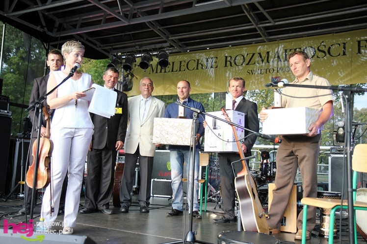 XIII Dożynki Województwa Podkarpackiego: korowód i uroczystosci na Gryfie - cz. II