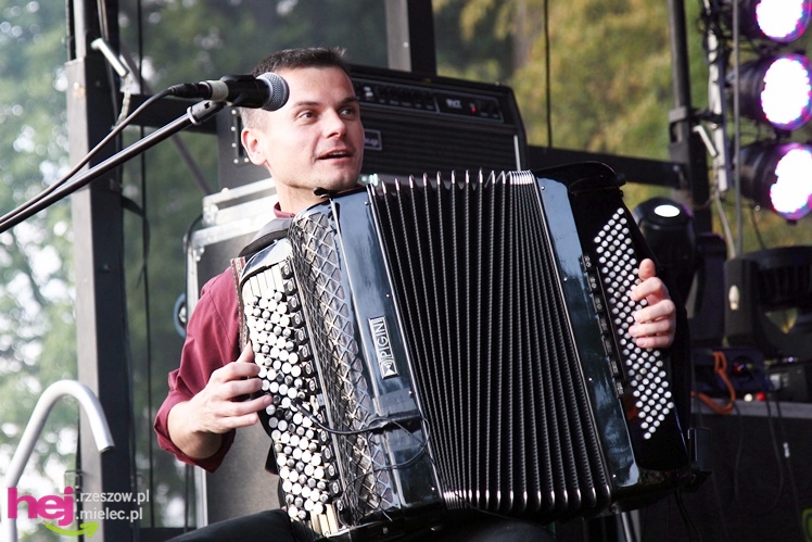 XIII Dożynki Województwa Podkarpackiego: scena artystyczna: koncerty grup ČAČI VORBA i PIERSI - cz. III