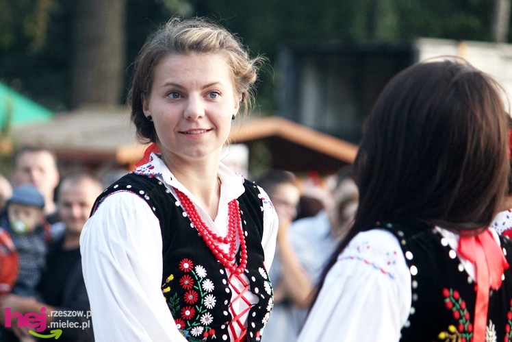 XIII Dożynki Województwa Podkarpackiego: scena artystyczna: koncerty grup ČAČI VORBA i PIERSI - cz. III