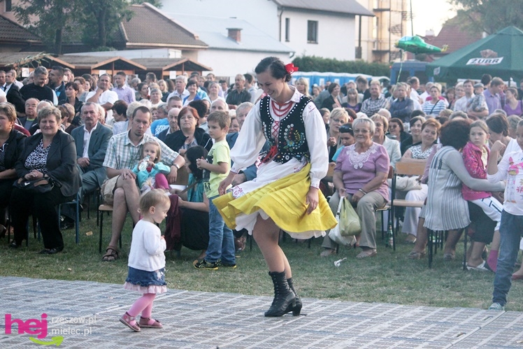 XIII Dożynki Województwa Podkarpackiego: scena artystyczna: koncerty grup ČAČI VORBA i PIERSI - cz. III