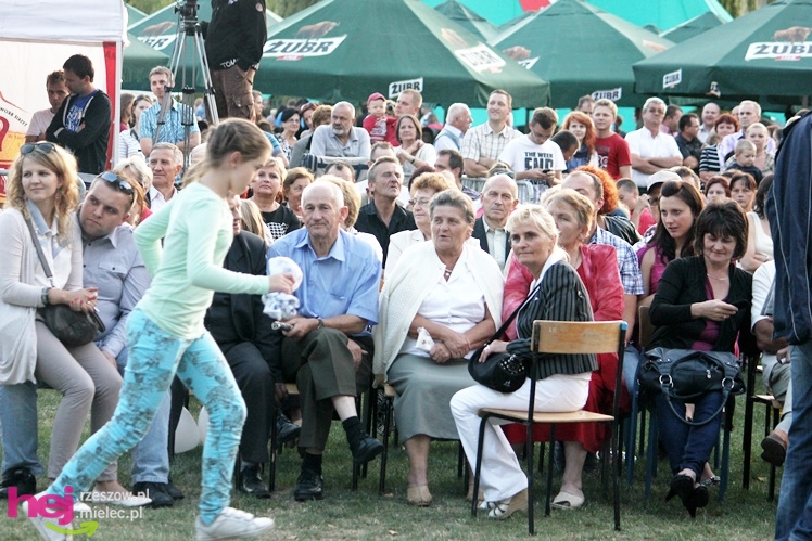 XIII Dożynki Województwa Podkarpackiego: scena artystyczna: koncerty grup ČAČI VORBA i PIERSI - cz. III