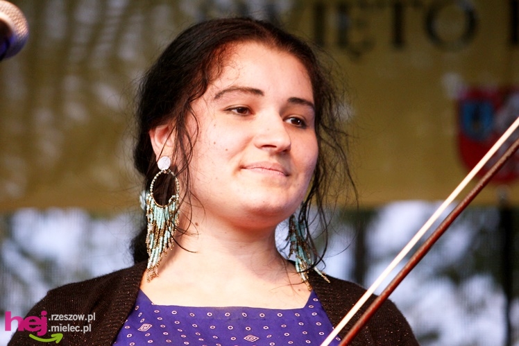 XIII Dożynki Województwa Podkarpackiego: scena artystyczna: koncerty grup ČAČI VORBA i PIERSI - cz. III