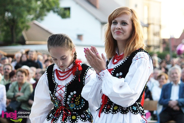 XIII Dożynki Województwa Podkarpackiego: scena artystyczna: koncerty grup ČAČI VORBA i PIERSI - cz. III