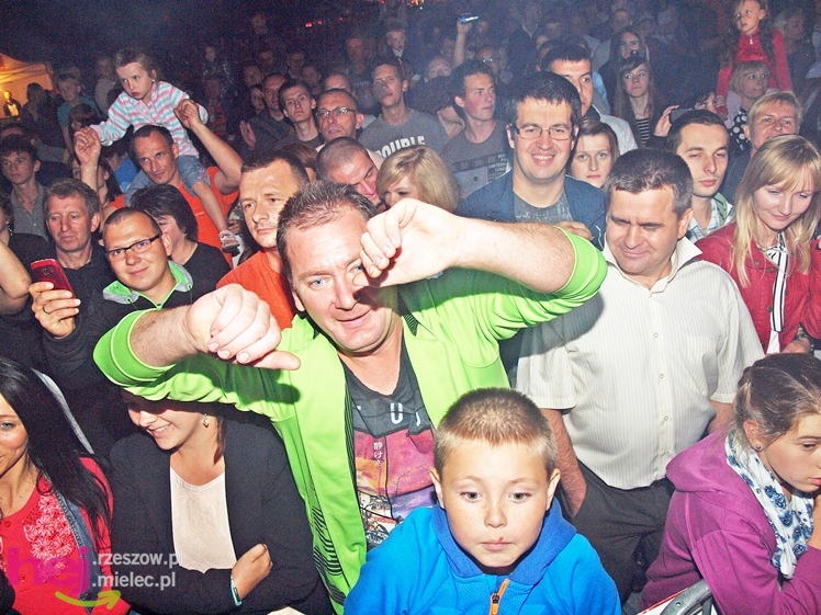 XIII Dożynki Województwa Podkarpackiego: scena artystyczna: koncerty grup ČAČI VORBA i PIERSI - cz. III