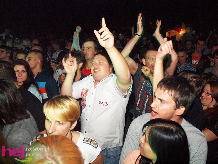 XIII Dożynki Województwa Podkarpackiego: scena artystyczna: koncerty grup ČAČI VORBA i PIERSI - cz. III