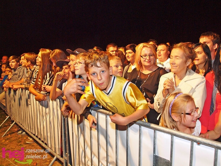 XIII Dożynki Województwa Podkarpackiego: scena artystyczna: koncerty grup ČAČI VORBA i PIERSI - cz. III