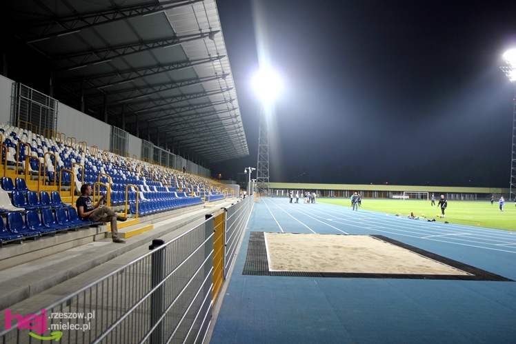 Stadion Miejski na kilka dni przed pierwszym meczem piłkarskim