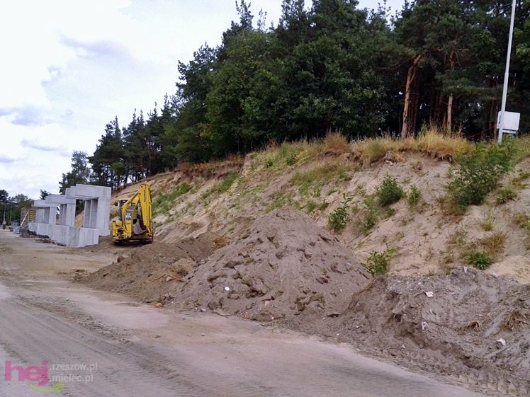 Trwa rewitalizacja Góry Cyranowskiej. Stan robót - sierpień 2013