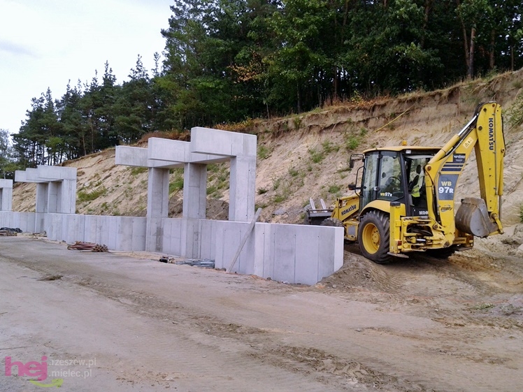 Trwa rewitalizacja Góry Cyranowskiej. Stan robót - sierpień 2013