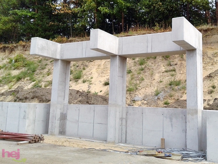 Trwa rewitalizacja Góry Cyranowskiej. Stan robót - sierpień 2013