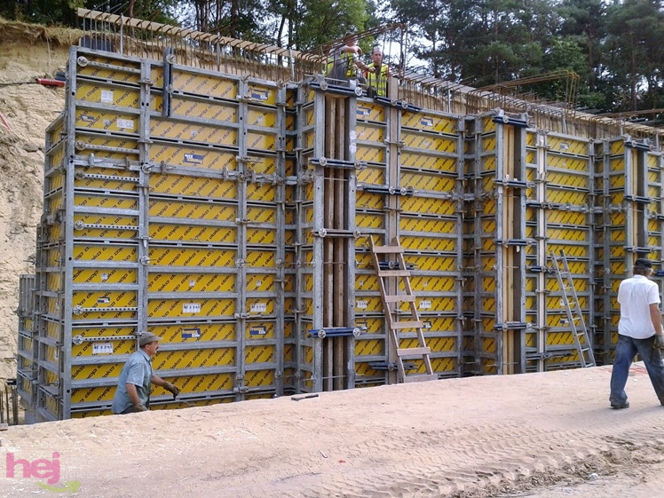 Trwa rewitalizacja Góry Cyranowskiej. Stan robót - sierpień 2013