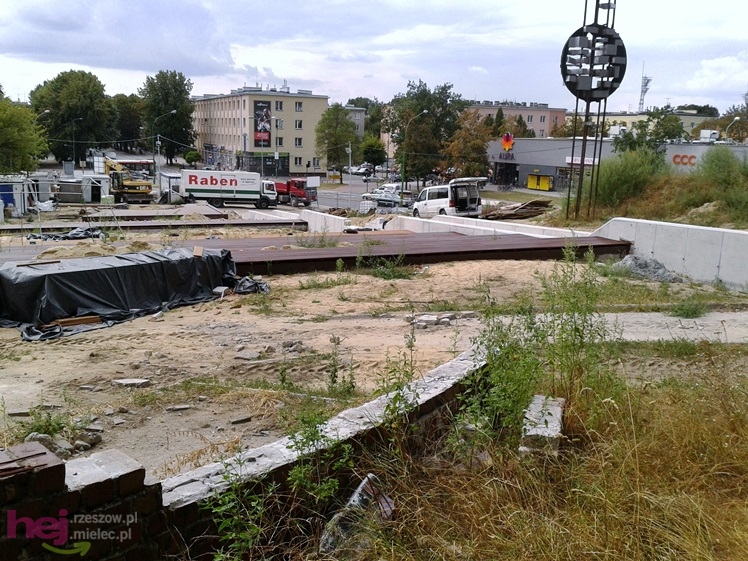 Trwa rewitalizacja Góry Cyranowskiej. Stan robót - sierpień 2013