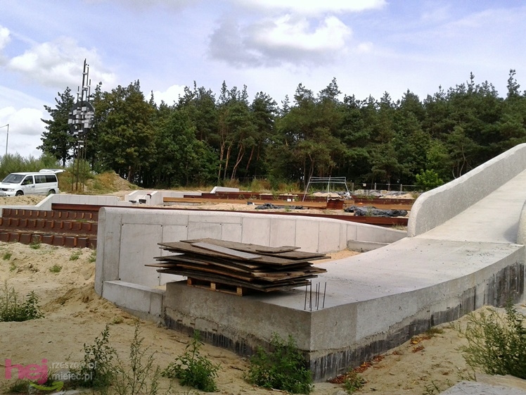 Trwa rewitalizacja Góry Cyranowskiej. Stan robót - sierpień 2013