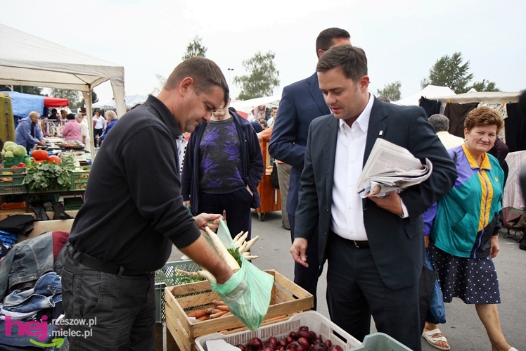 Przedwyborcza sobota w Mielcu: przyjechał klub parlamentarny PiS
