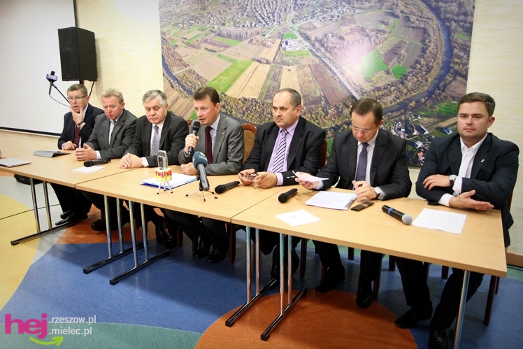 Przedwyborcza sobota w Mielcu: przyjechał klub parlamentarny PiS