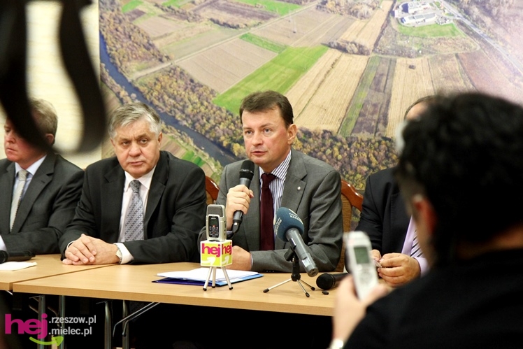 Przedwyborcza sobota w Mielcu: przyjechał klub parlamentarny PiS