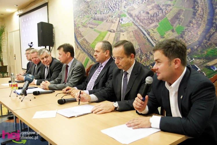 Przedwyborcza sobota w Mielcu: przyjechał klub parlamentarny PiS