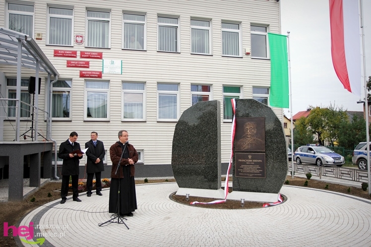Odsłonięcie obelisku poświęconego Franciszkowi Krempie w Padwi Narodowej