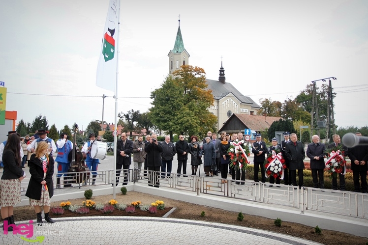 Odsłonięcie obelisku poświęconego Franciszkowi Krempie w Padwi Narodowej