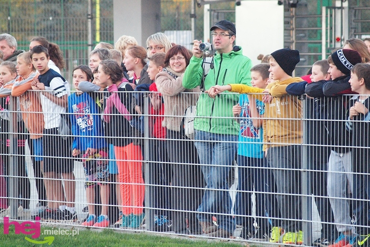 Biegał cały Mielec. I okolice też. XIX Bieg Uliczny o Puchar Prezydenta Mielca wokół stadionu - CZĘŚĆ PIERWSZA