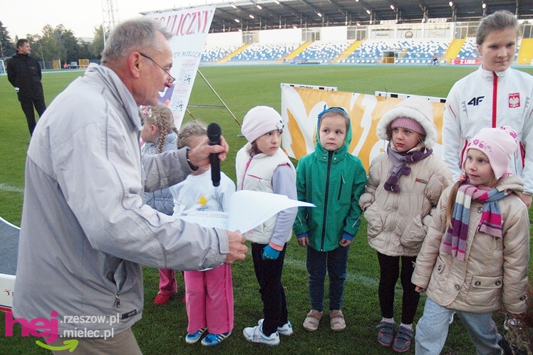 Biegał cały Mielec. I okolice też. XIX Bieg Uliczny o Puchar Prezydenta Mielca wokół stadionu - CZĘŚĆ PIERWSZA
