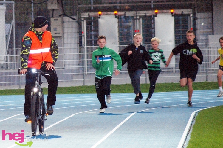 Biegał cały Mielec. I okolice też. XIX Bieg Uliczny o Puchar Prezydenta Mielca wokół stadionu - CZĘŚĆ PIERWSZA