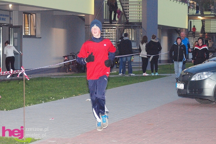 Biegał cały Mielec. I okolice też. XIX Bieg Uliczny o Puchar Prezydenta Mielca wokół stadionu - CZĘŚĆ PIERWSZA