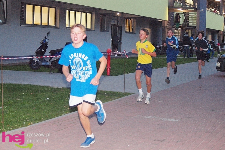 Biegał cały Mielec. I okolice też. XIX Bieg Uliczny o Puchar Prezydenta Mielca wokół stadionu - CZĘŚĆ PIERWSZA