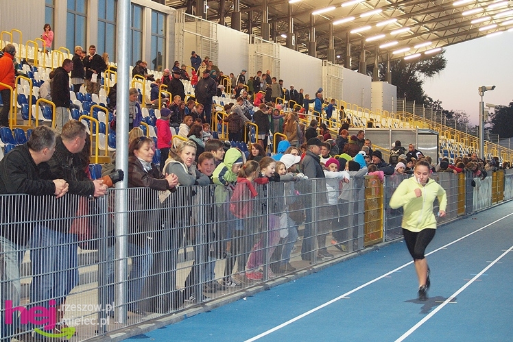 Biegał cały Mielec. I okolice też. XIX Bieg Uliczny o Puchar Prezydenta Mielca wokół stadionu - CZĘŚĆ PIERWSZA