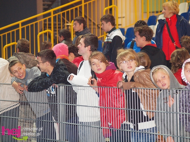 Biegał cały Mielec. I okolice też. XIX Bieg Uliczny o Puchar Prezydenta Mielca wokół stadionu - CZĘŚĆ PIERWSZA