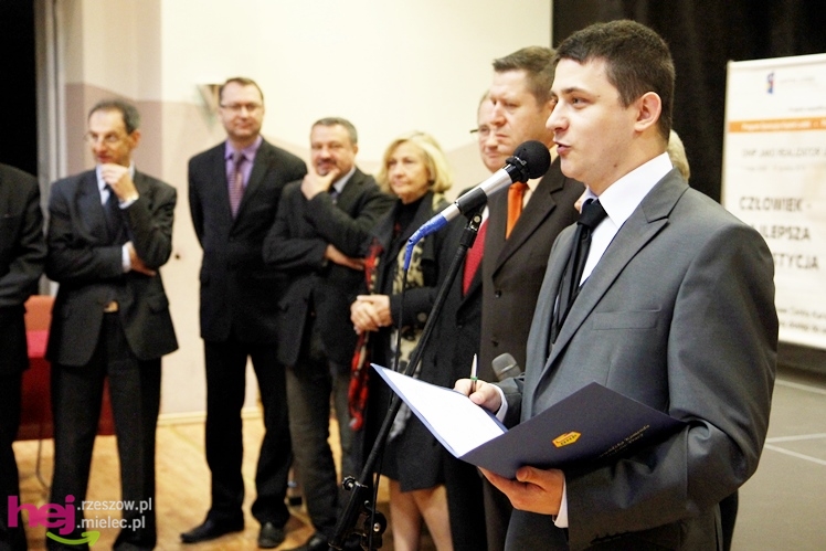 Mielecki Dzień Kariery ? Targi Edukacji i Pracy 2013