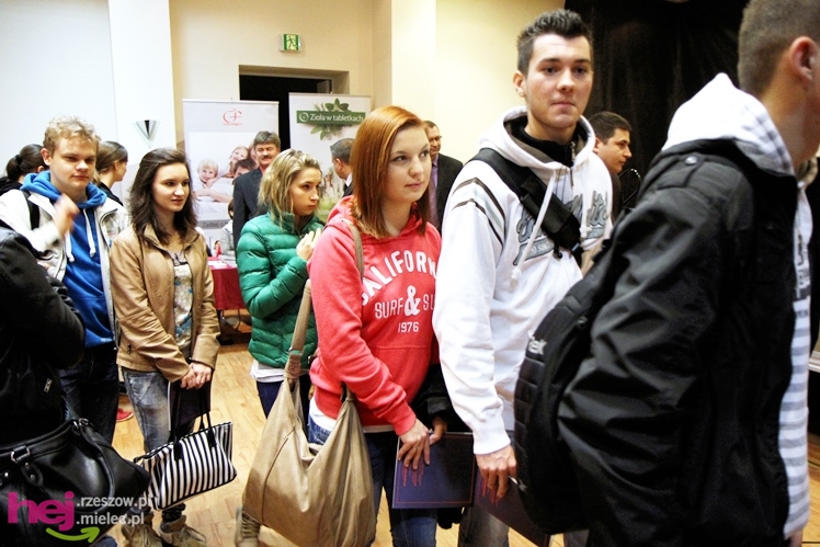 Mielecki Dzień Kariery ? Targi Edukacji i Pracy 2013