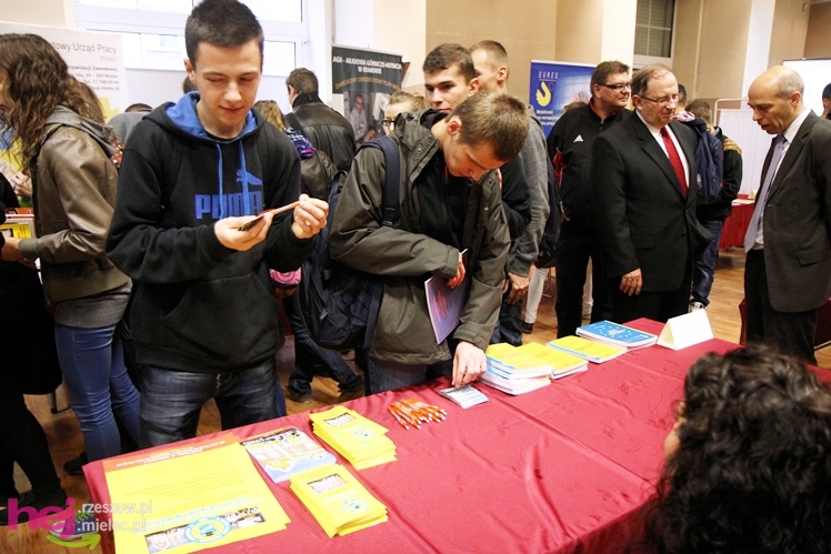Mielecki Dzień Kariery ? Targi Edukacji i Pracy 2013