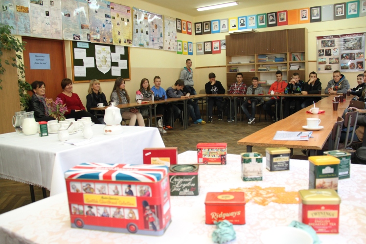 Piknik edukacyjny w Rzemieniu: blisko 300 gimnazjalistów zobaczyło placówkę