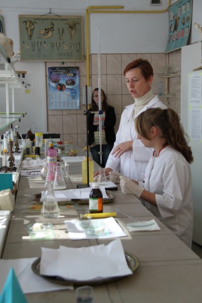 Piknik edukacyjny w Rzemieniu: blisko 300 gimnazjalistów zobaczyło placówkę