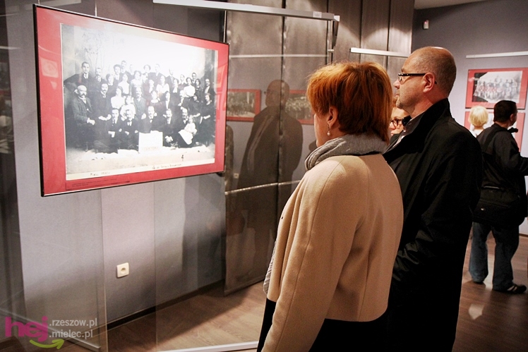 Otwarcie wystawy w Jadernówce: ?W zdrowym ciele zdrowy duch - 120 lat Towarzystwa Gimnastycznego Sokół?