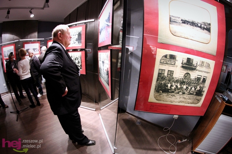 Otwarcie wystawy w Jadernówce: ?W zdrowym ciele zdrowy duch - 120 lat Towarzystwa Gimnastycznego Sokół?