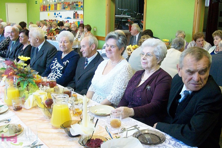 Wspólne święto mieleckich seniorów w Spółdzielczym Domu Kultury
