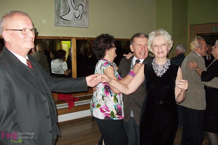 Wspólne święto mieleckich seniorów w Spółdzielczym Domu Kultury