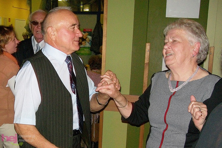 Wspólne święto mieleckich seniorów w Spółdzielczym Domu Kultury