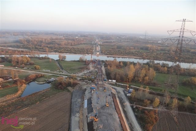 Zobacz postęp prac przy budowie mostów na Wiśle, Wisłoce i Brniu