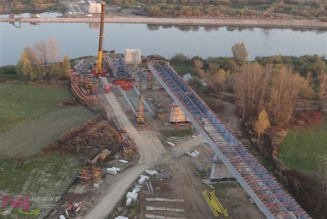 Zobacz postęp prac przy budowie mostów na Wiśle, Wisłoce i Brniu