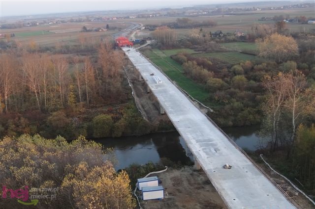 Zobacz postęp prac przy budowie mostów na Wiśle, Wisłoce i Brniu
