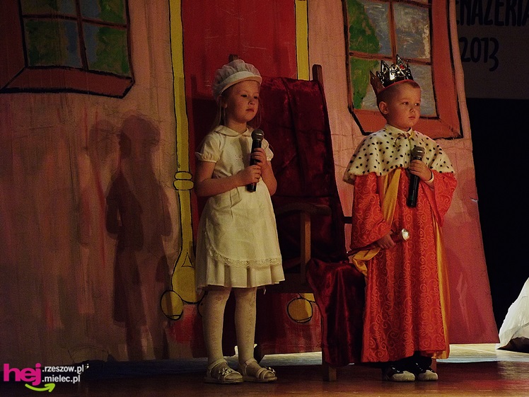 XIII Miejski Przegląd Dziecięcych Grup Teatralnych ?Scenażeria? z tłumem małych aktorów
