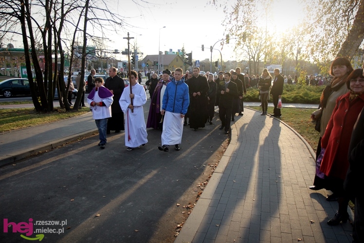 Tysiące mielczan na cmentarzach we Wszystkich Świętych