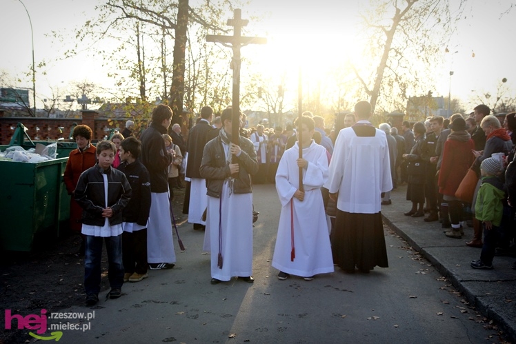 Tysiące mielczan na cmentarzach we Wszystkich Świętych