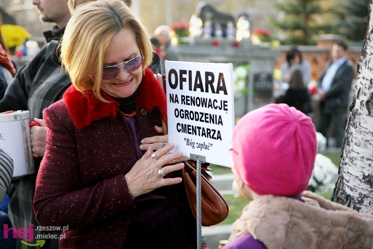 Tysiące mielczan na cmentarzach we Wszystkich Świętych